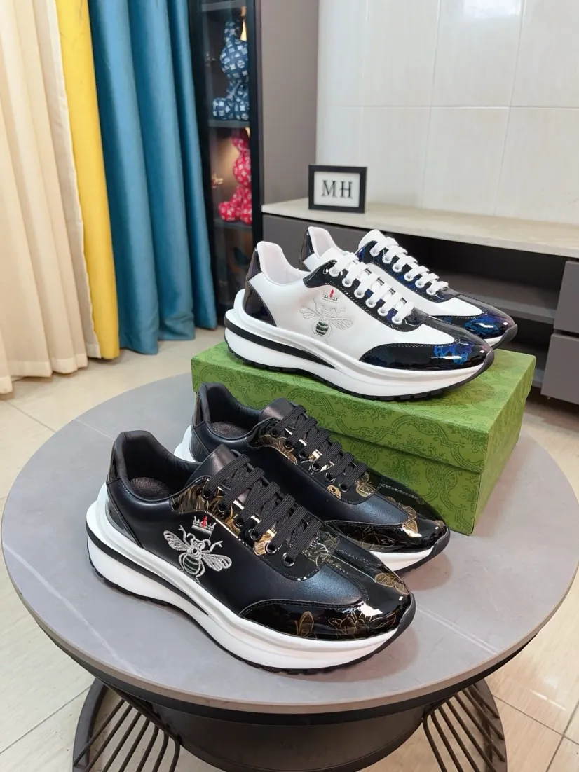 Factory price 420🌹🌹GUCCI [Gucci] New high-end brand of men's shoes, the latest fashionable casual men's shoes, trendy and versatile, relaxed and sporty style, uppers imported from Italy, first-layer cowhide, genuine leather lining and ultra-fine workmanship. Original personalized fashionable rubber wear-resistant outsole, light and comfortable on the foot, size 38-44